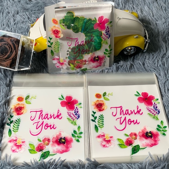 🆕 50PCS ‘Thank You’ Rose Pattern Gift Bags - Picture 2 of 4